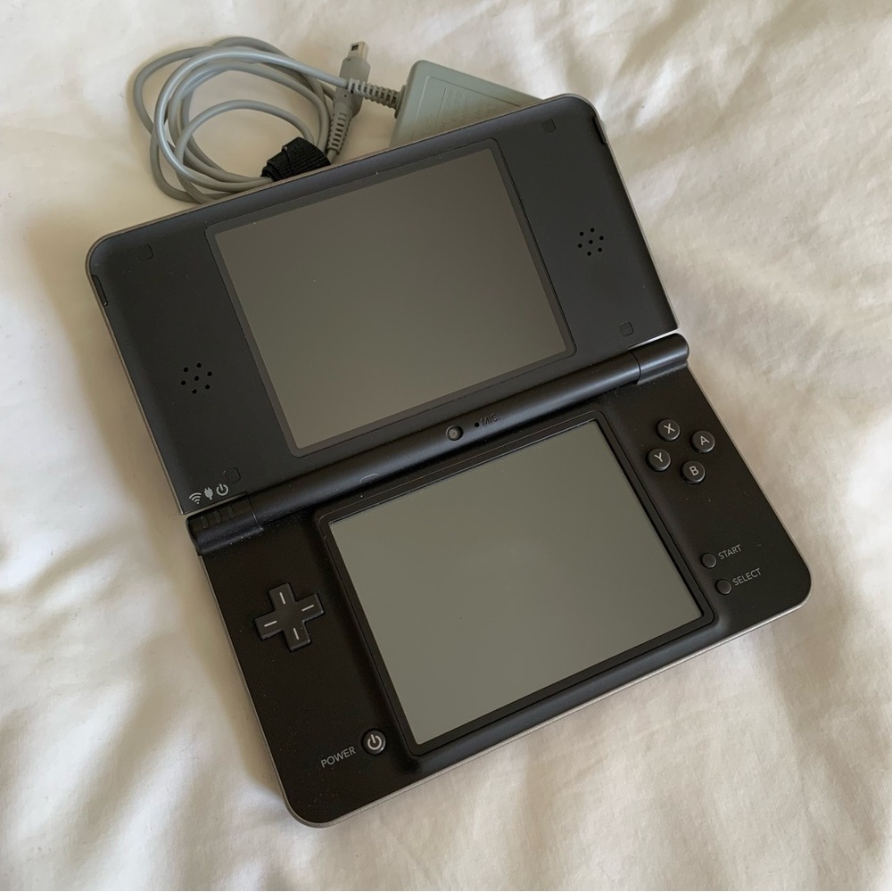 Nintendo DSi XL
